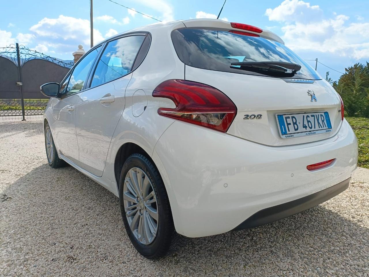 Peugeot 208 PureTech 82 5 porte Allure - 2016