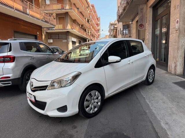 Toyota Yaris 1.4 D-4D 5 porte Lounge