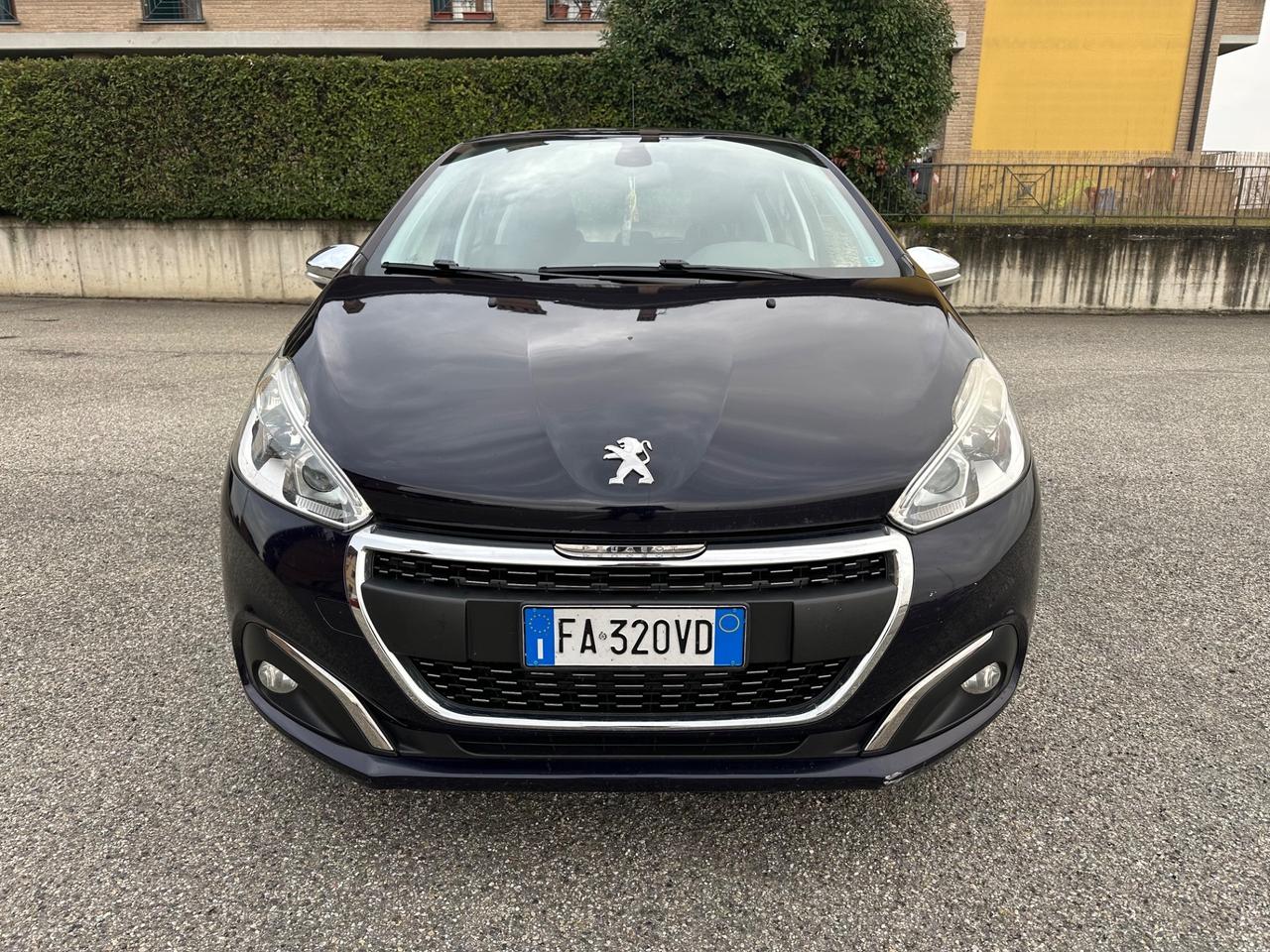 Peugeot 208 1,4 DIESEL EURO 6 NEOPATENTATI