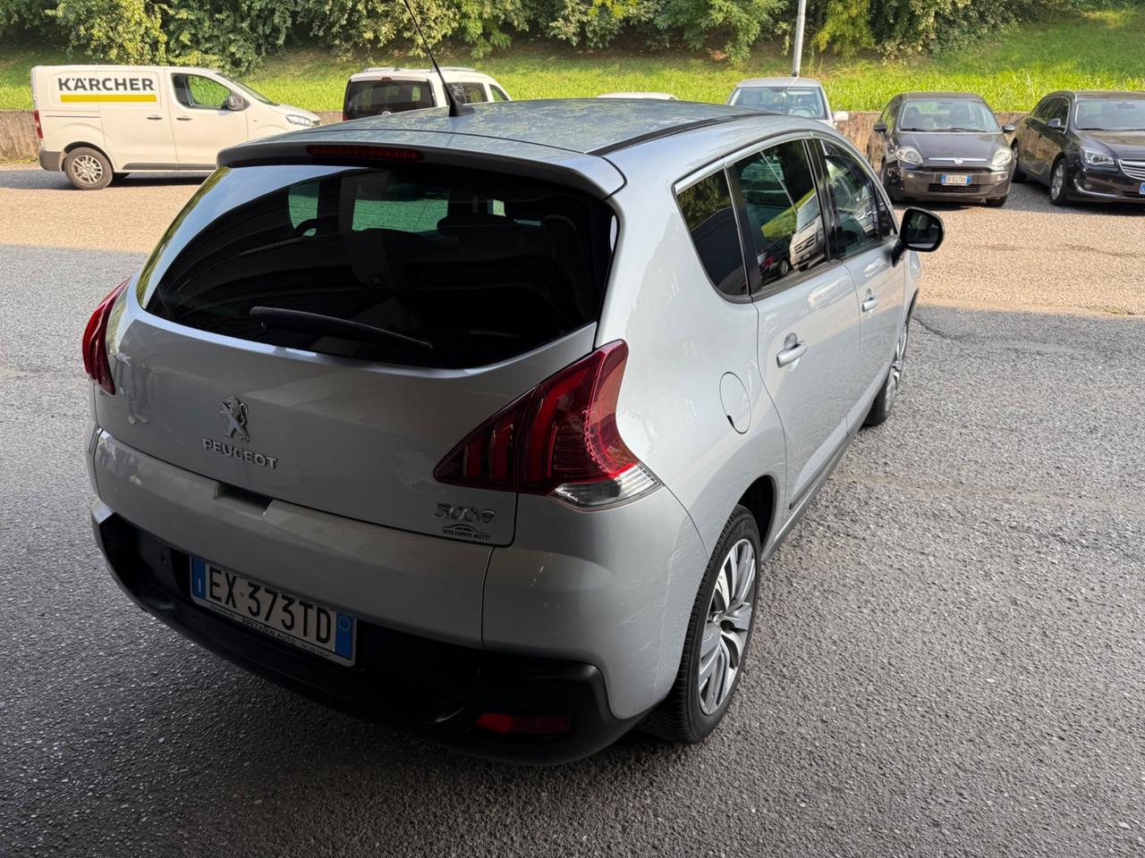 Peugeot 3008 1.6 HDi 115CV Business