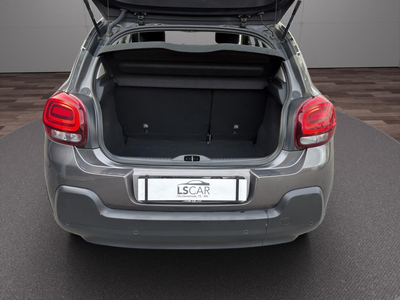 Citroen C3 1.2 Shine 83cv - Unipro - Promo Finanziamento - Neopatatentati - Tagliandi certificati - Cerchi in lega - Schermo - Clima Automatico