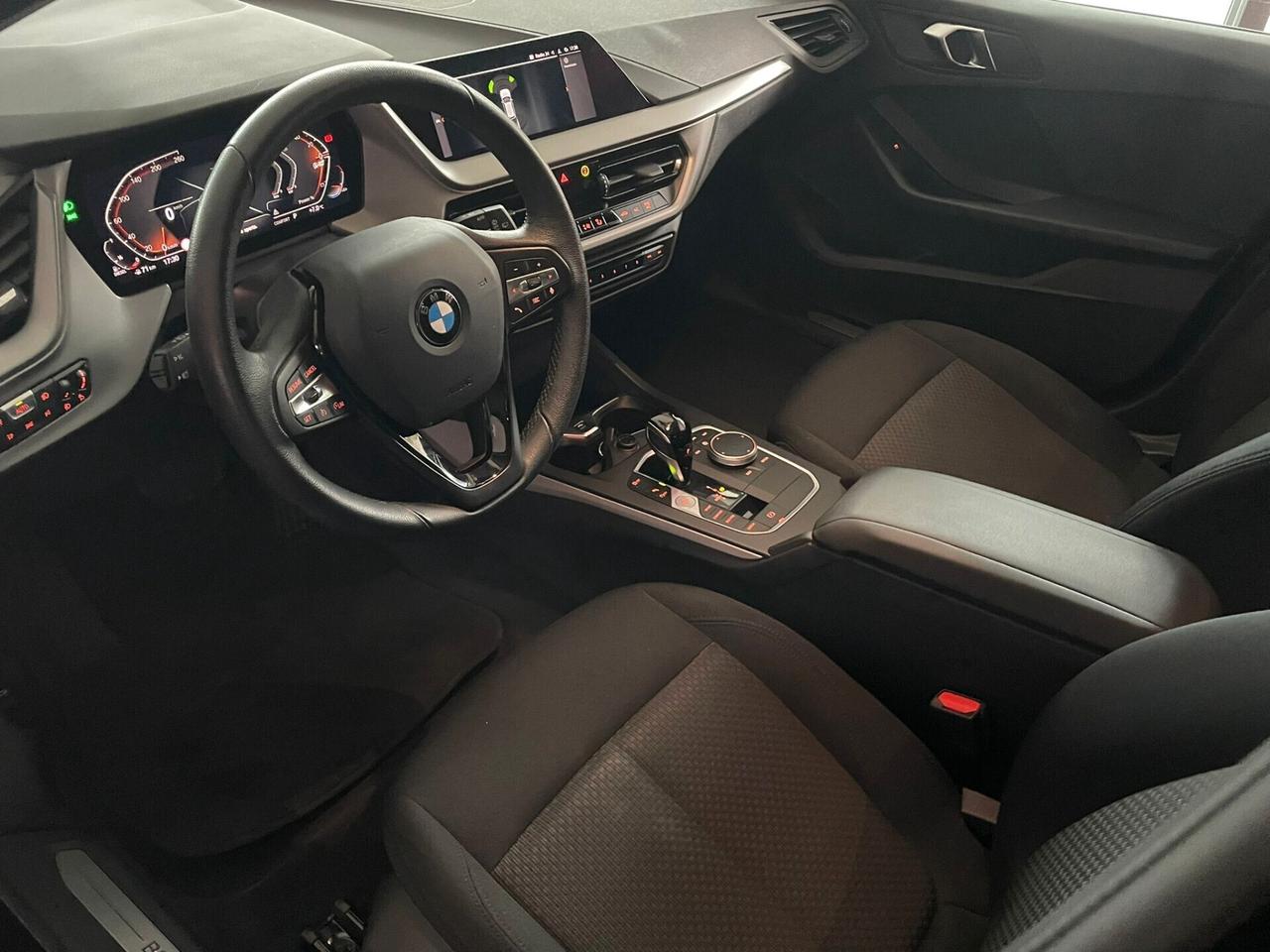 BMW 116d SPORT AUT 116cv *COCKPIT*