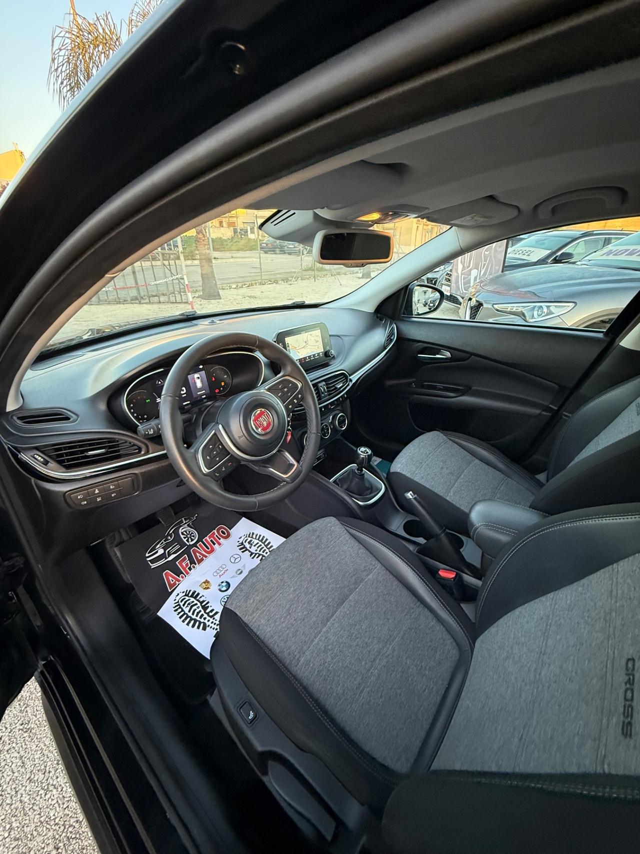 Fiat Tipo 1.6 Mjt S&S 5 porte Cross