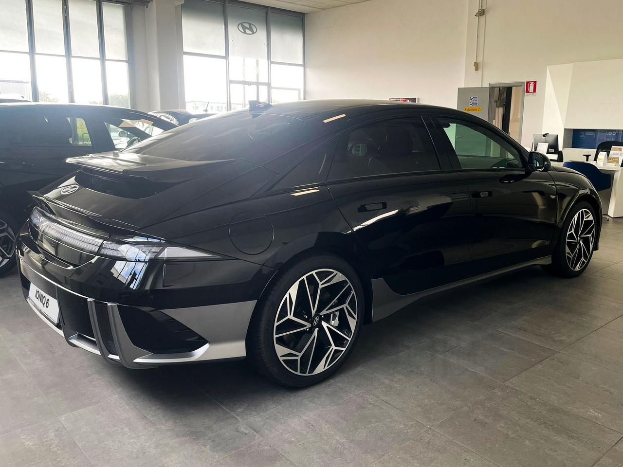 HYUNDAI IONIQ 6 77.4KWH 4WD EVOLUTION PREZZO CON INCENTIVO