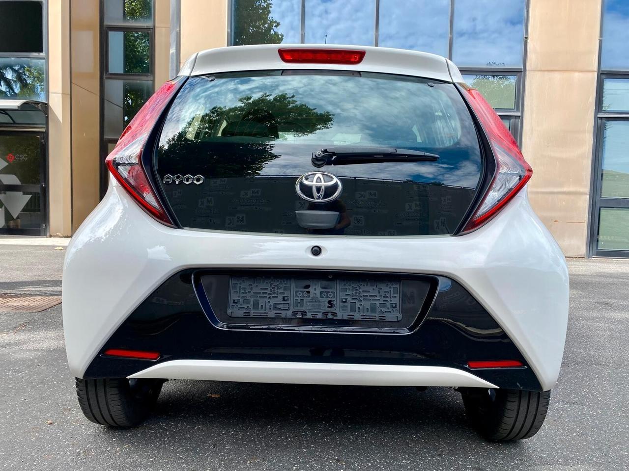 Toyota Aygo 5p 1.0 x-play -CAMERA - TAGLIANDI CASA MADRE-GARANZIA