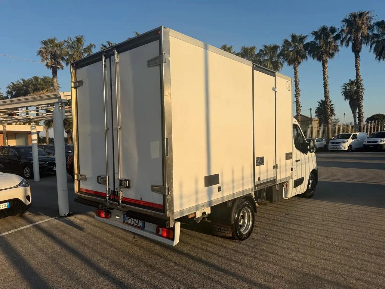 Renault Master 35Q. 145cv FRCX-20 CON GANCIERA A TRE VIE