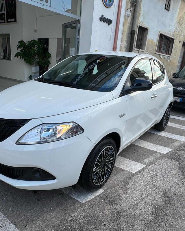 LANCIA Ypsilon 1.0 FireFly 5 porte S&S Hybrid Oro MY24