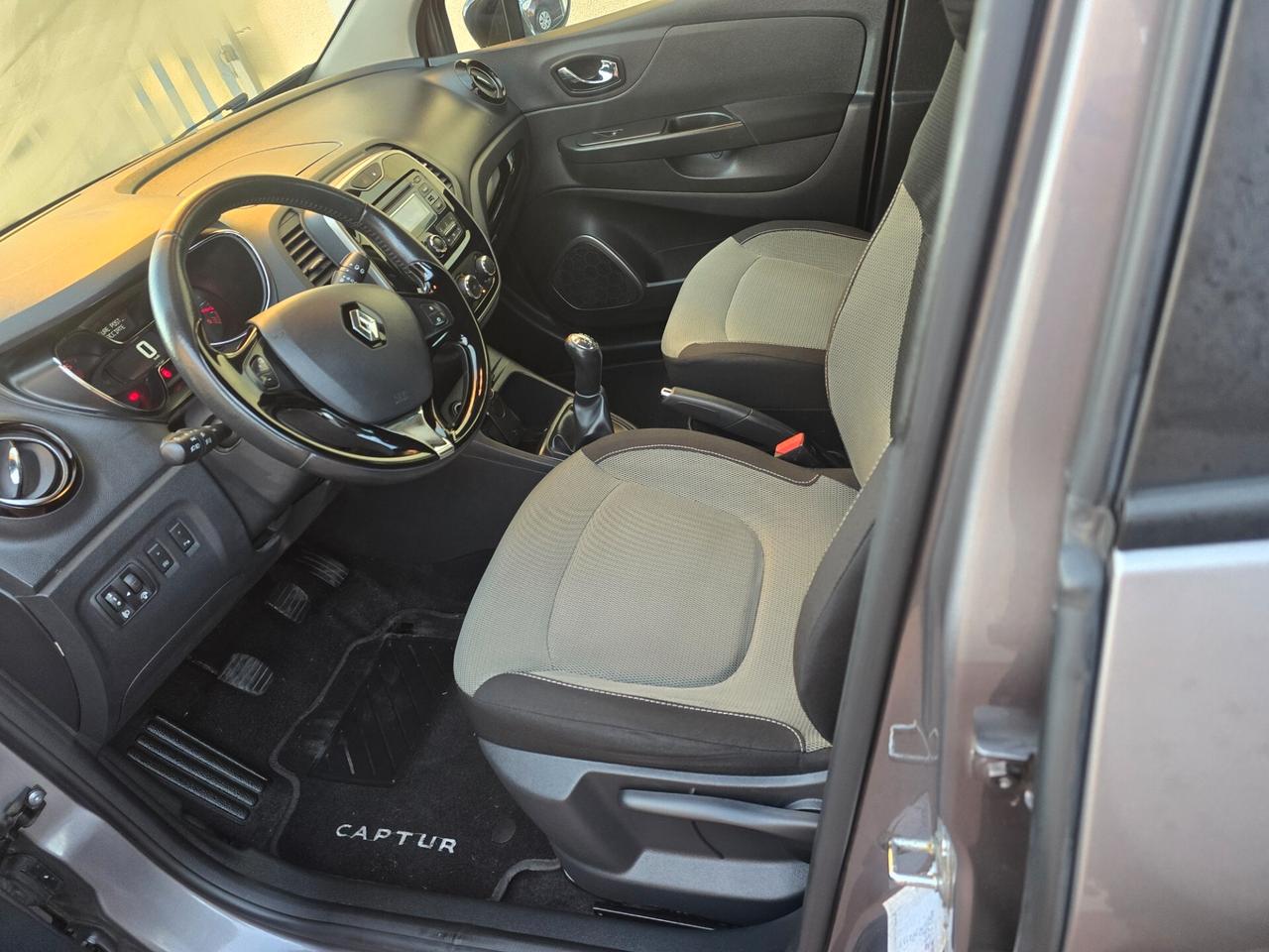 Renault Captur dCi 8V 90 CV EDC Start&Stop Energy Intens