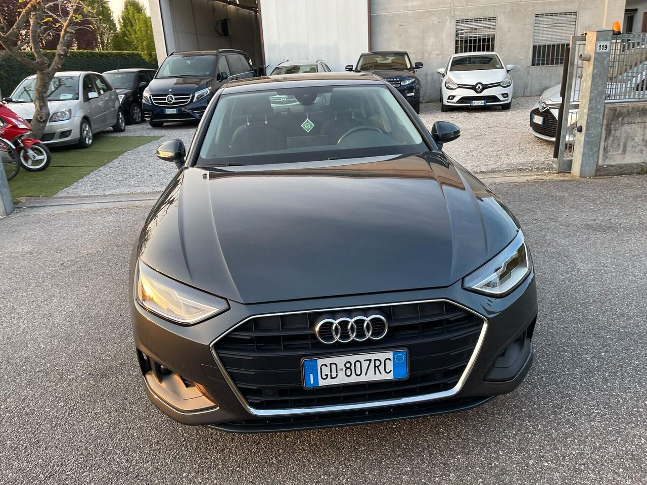 Audi A4 2.0 TDI 30 TDI/136 CV S tronic Business Advanced Hybrid