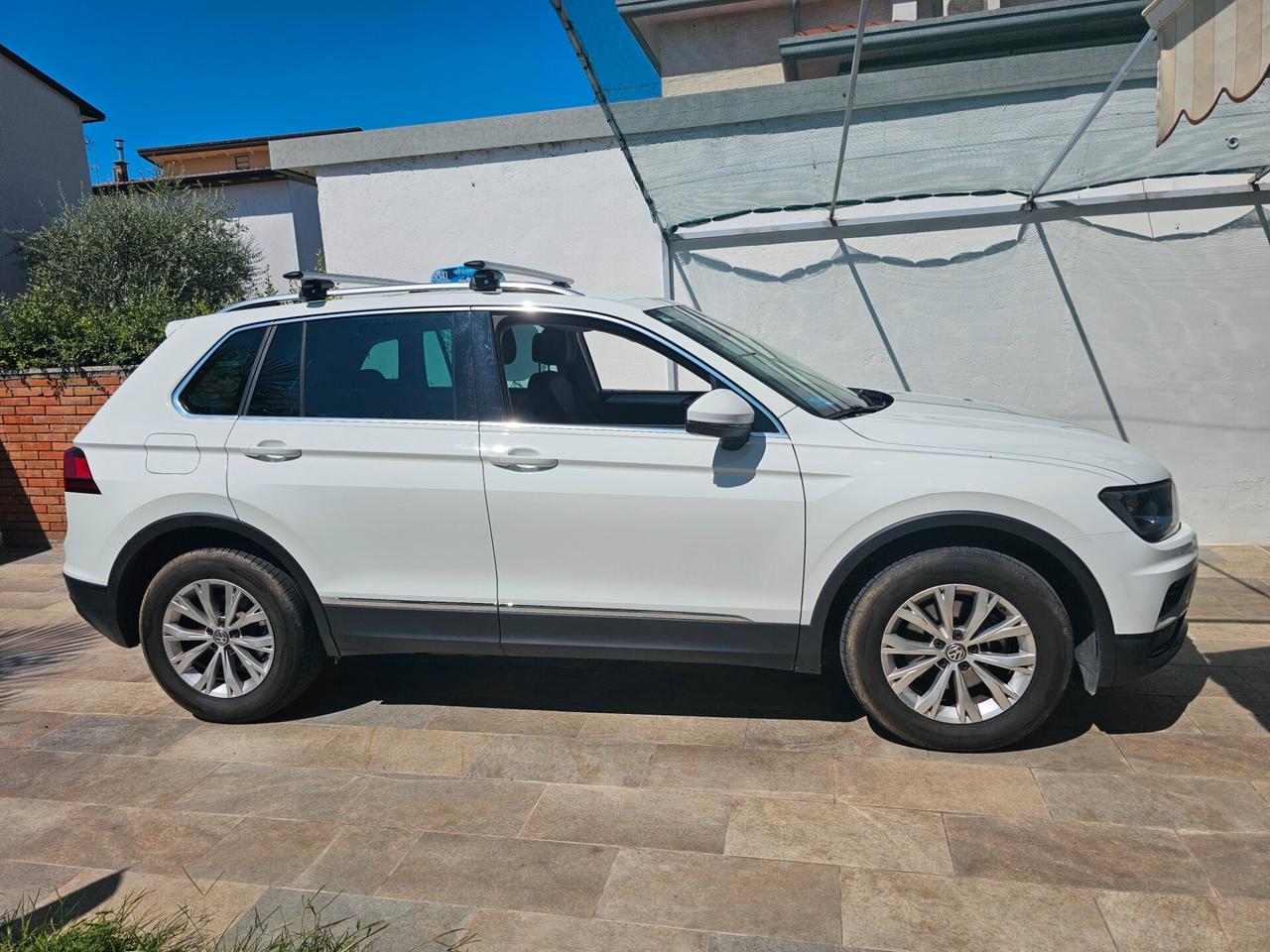 Volkswagen Tiguan 2.0 TDI SCR DSG 4MOTION Business BMT