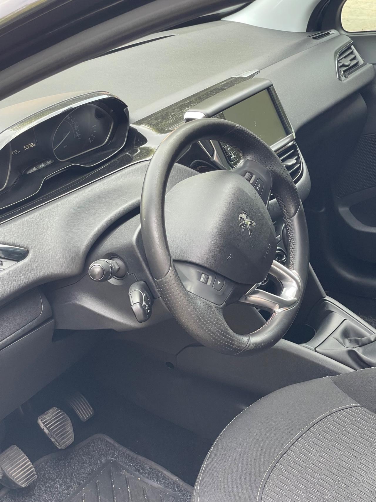 Peugeot 208 BlueHDi 75 5 porte Allure