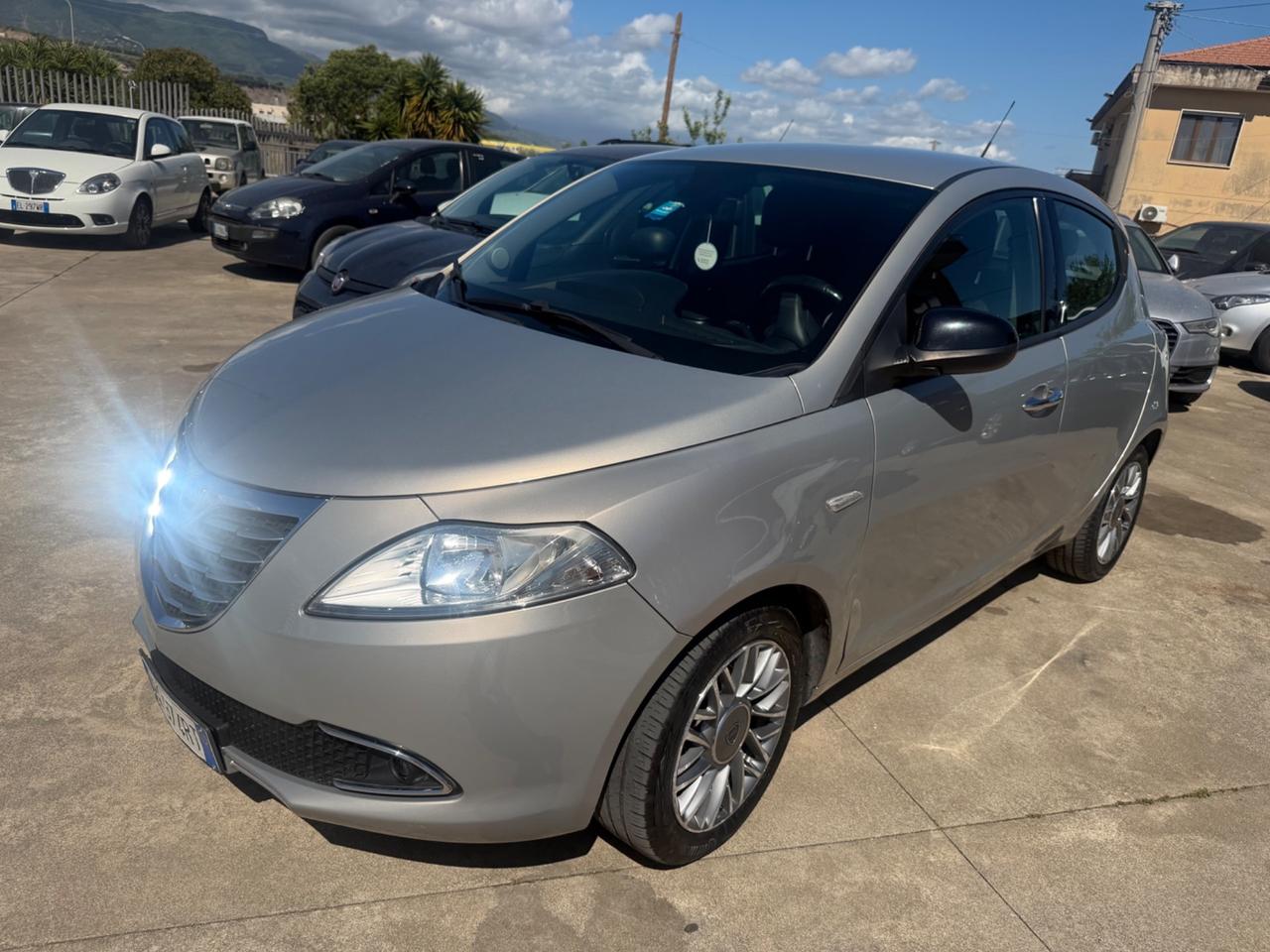 Lancia Ypsilon 1.3 MJT 75 CV Platinum