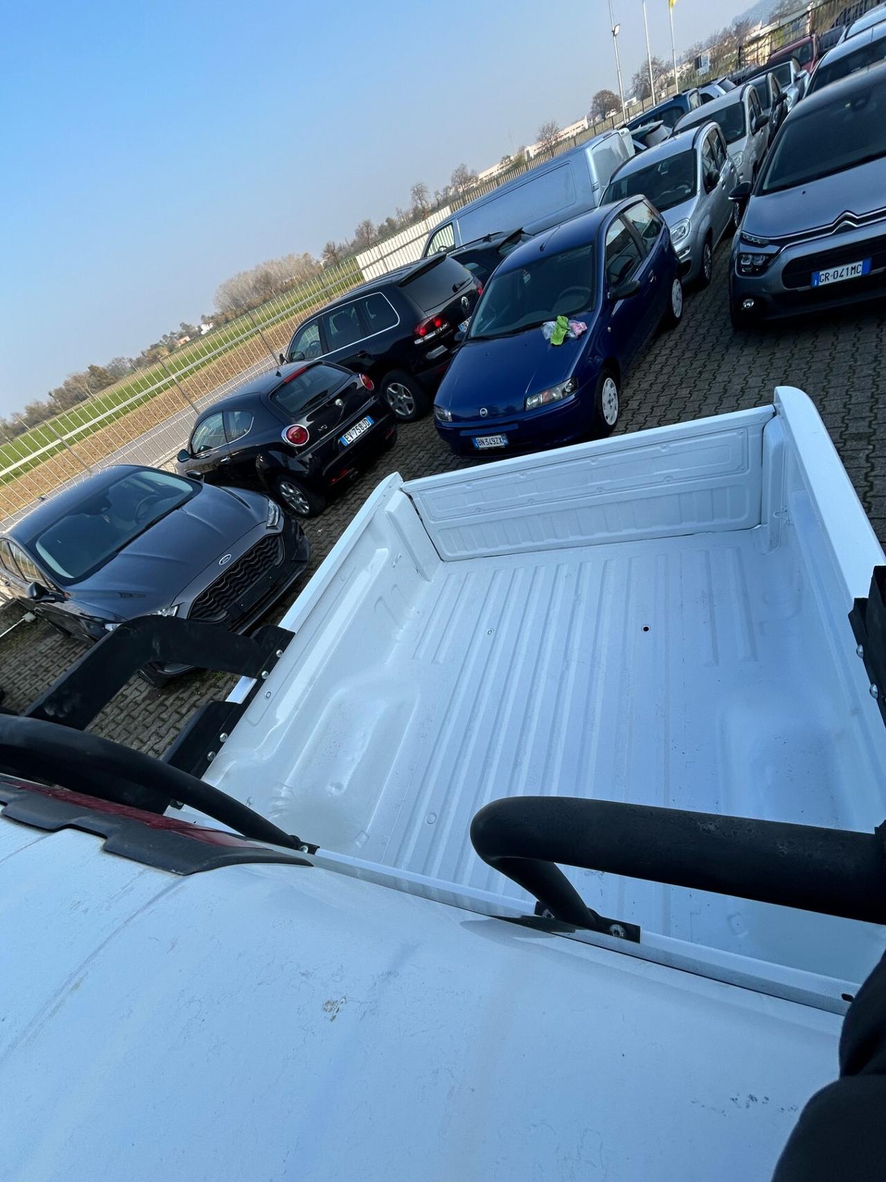 Mahindra Genio 2.2 DC4 N1