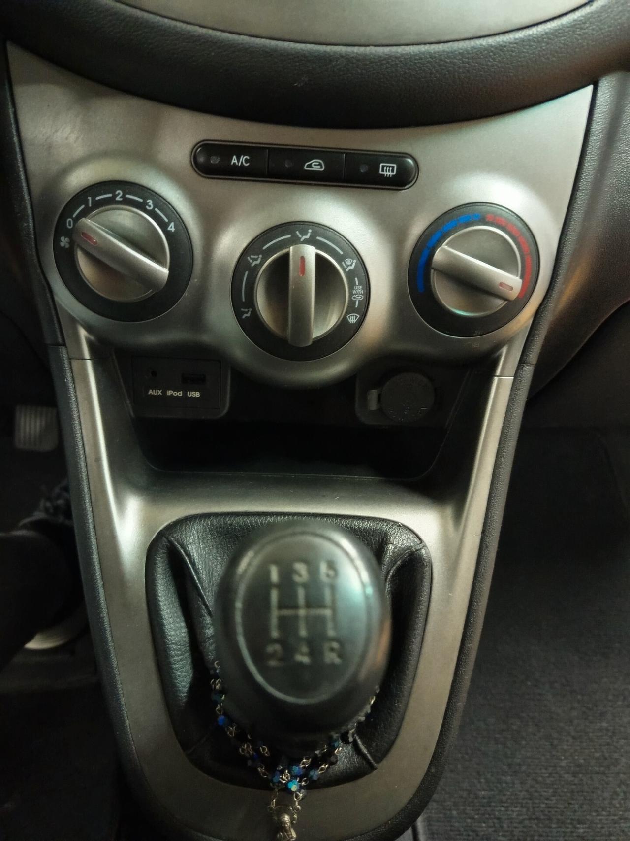 Hyundai i10 1.1 benzina, 100 Mila chilometri. Ok neopatentati