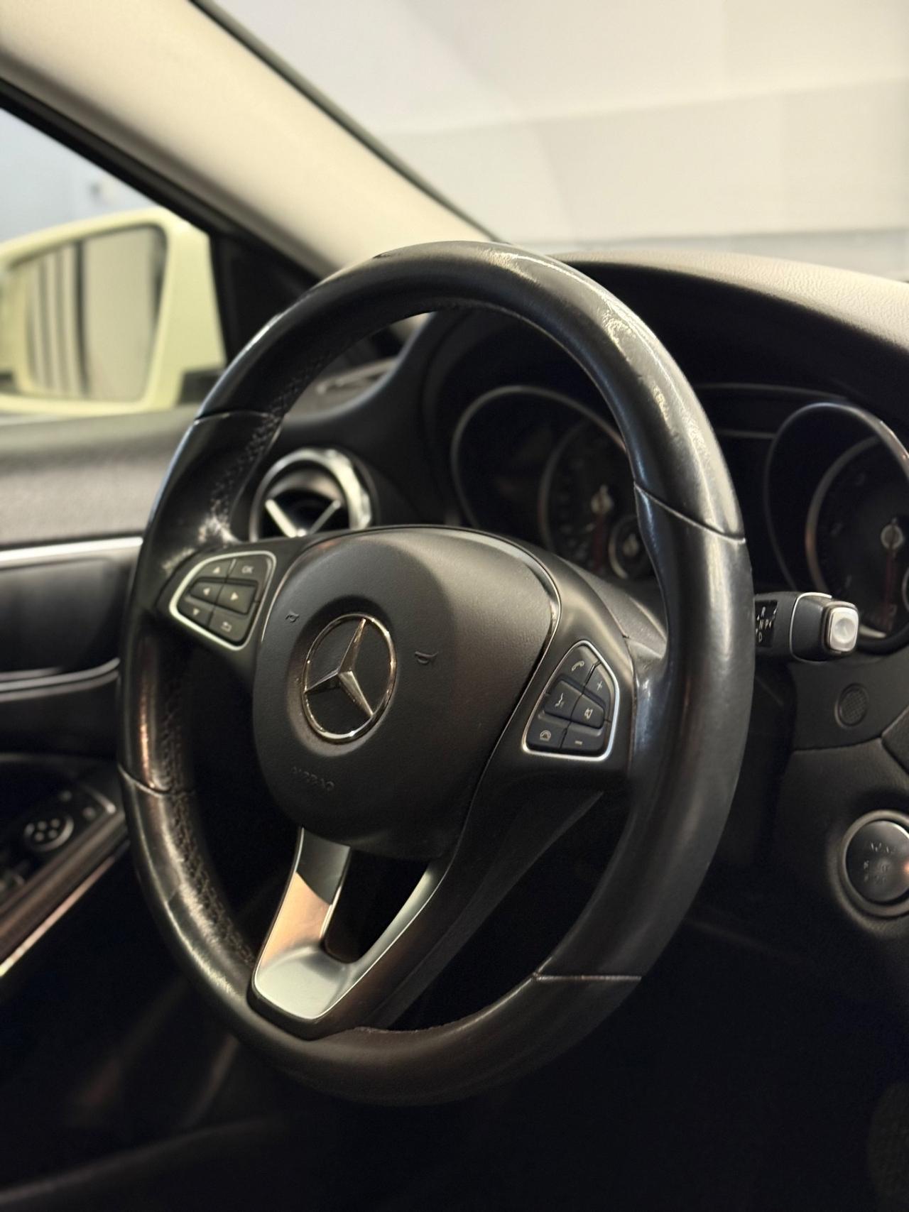 Mercedes-benz GLA 180 d Automatic Business