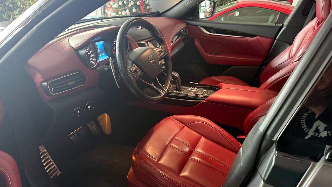 Maserati Levante V6 Diesel AWD Gransport tetto