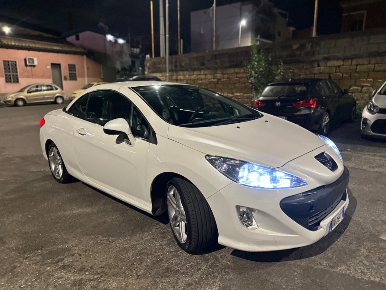 Peugeot 308 2.0 HDi 140CV CC Féline