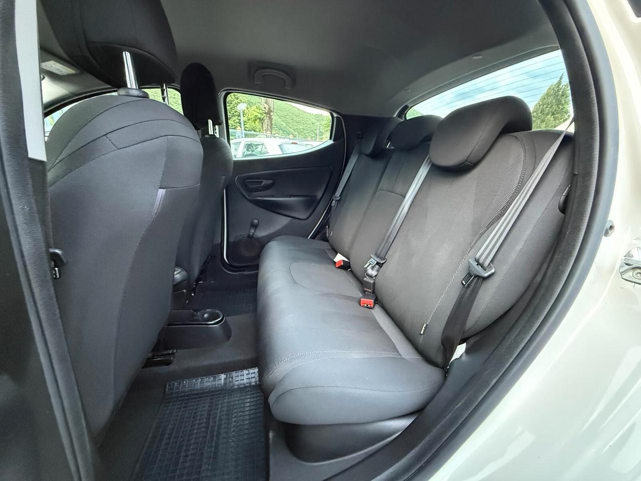 Lancia Ypsilon 1.2 Ecochic 69 CV GPL Gold