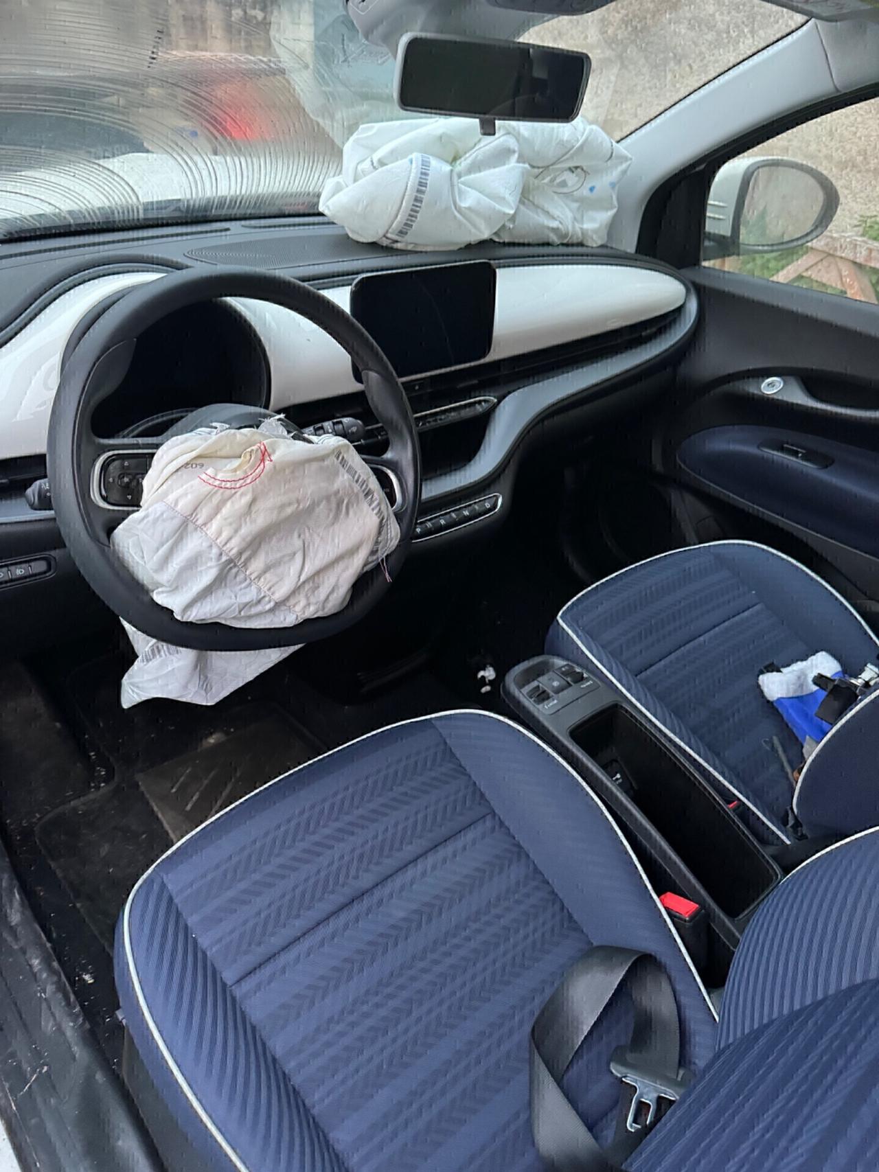 Fiat 500 500e Berlina 42 kWh La Prima