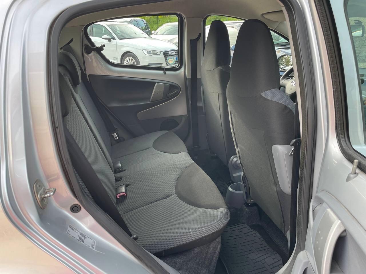 TOYOTA AYGO 1.0 B - 2006