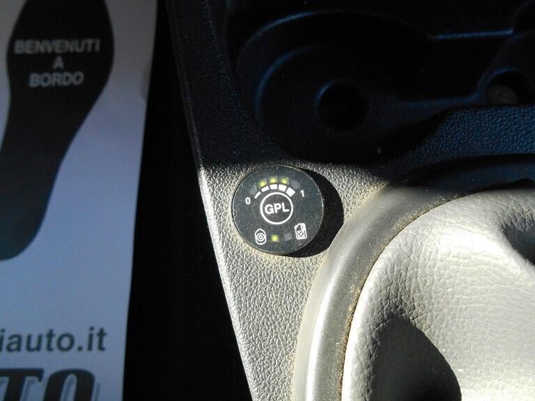 Dacia Duster 1.6 115CV Start&Stop 4x2 GPL Lauréate