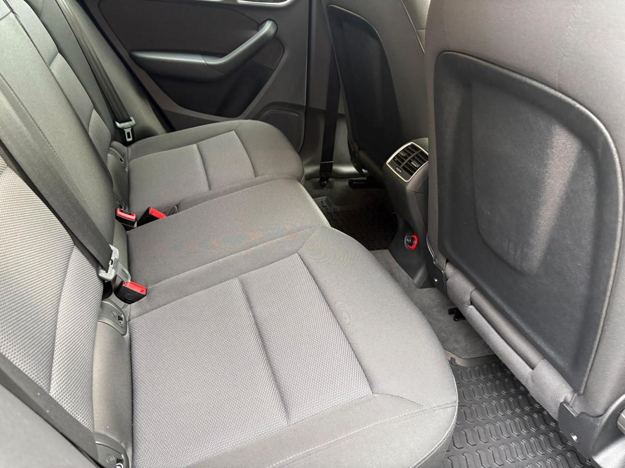 Audi Q3 2.0 TDI 120 CV Business