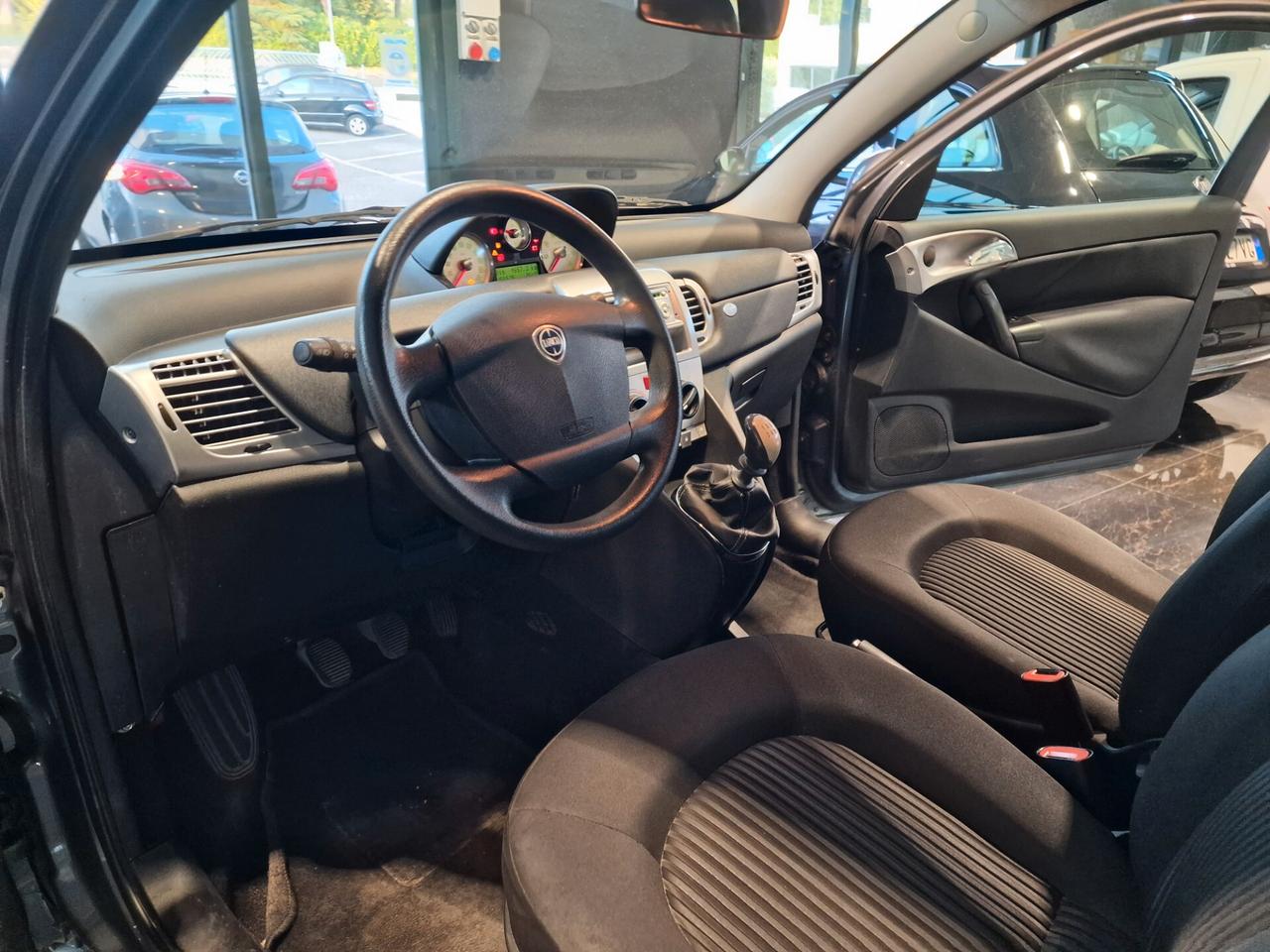 Lancia Ypsilon 1.2 Versus 155 mila chilometri