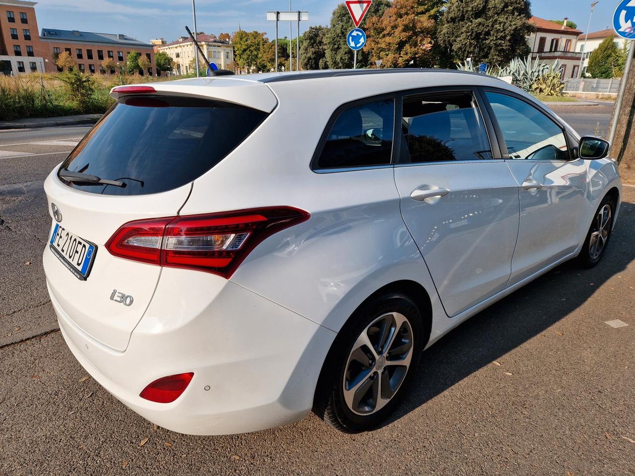 Hyundai i30 Wagon 1.6 CRDi Go!