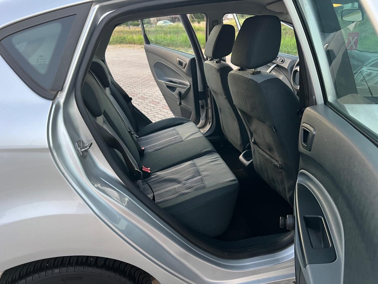 Ford Fiesta 1.4 TDCi 68CV 5 porte Titanium