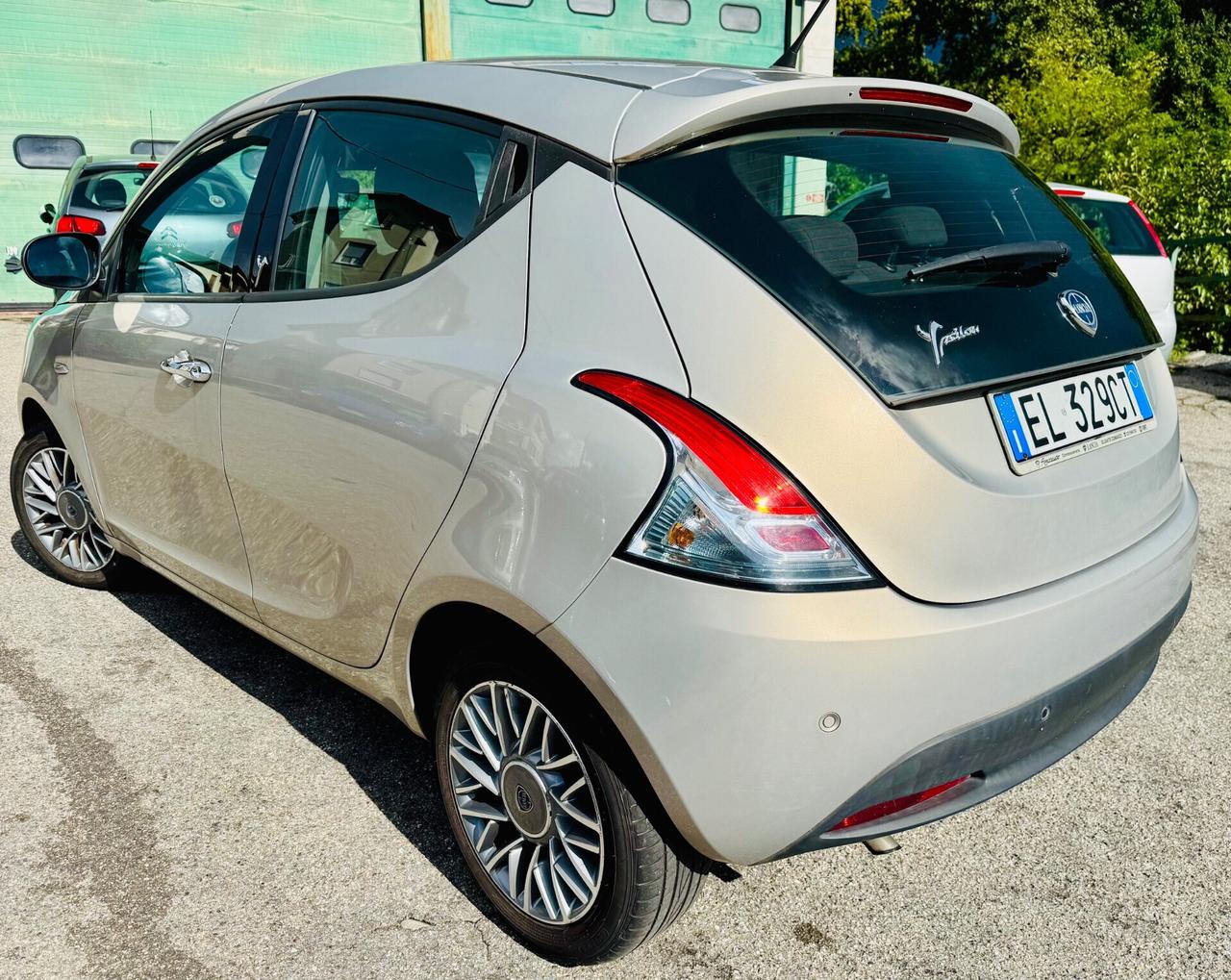 Lancia Ypsilon 0.9 TwinAir 85 CV Cambio Automatico