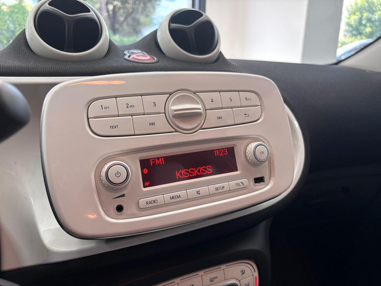 SMART FORFOUR 1.0 TWINAMIC PASSION 71CV LED-CLIMA