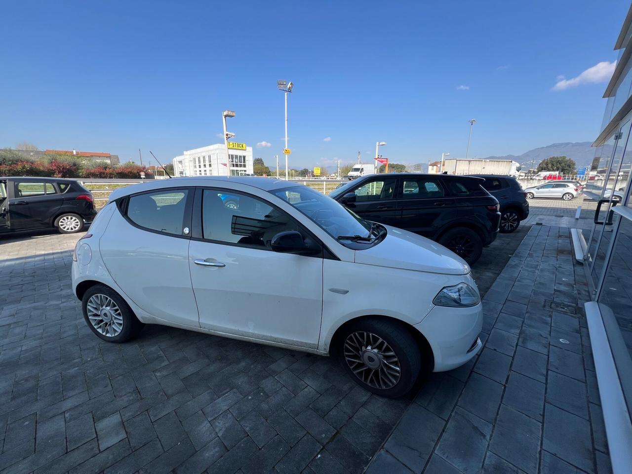 Lancia Ypsilon 1.2 69 CV 5 porte GPL Ecochic Silver