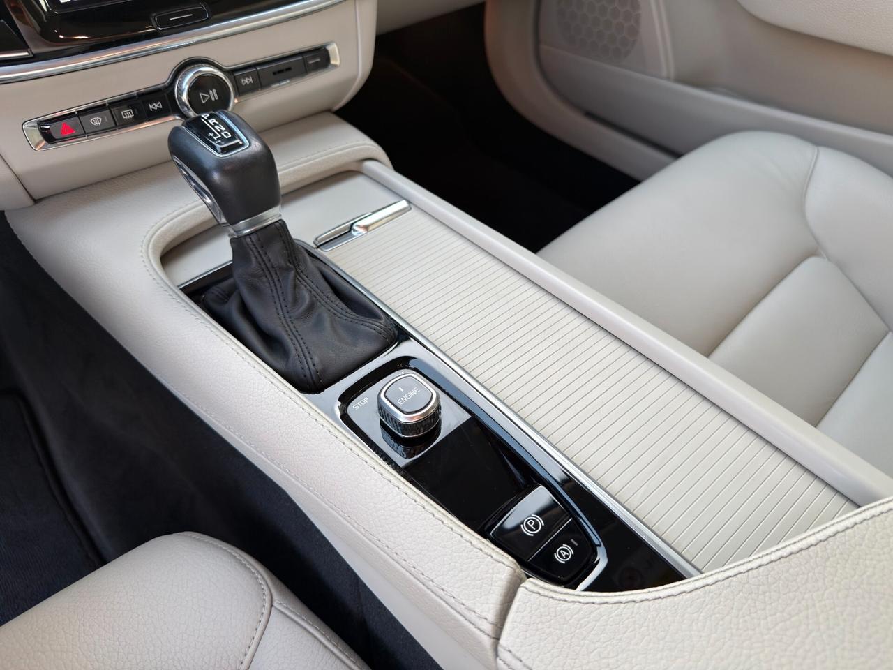 Volvo S90 D5 AWD Geartronic Momentum