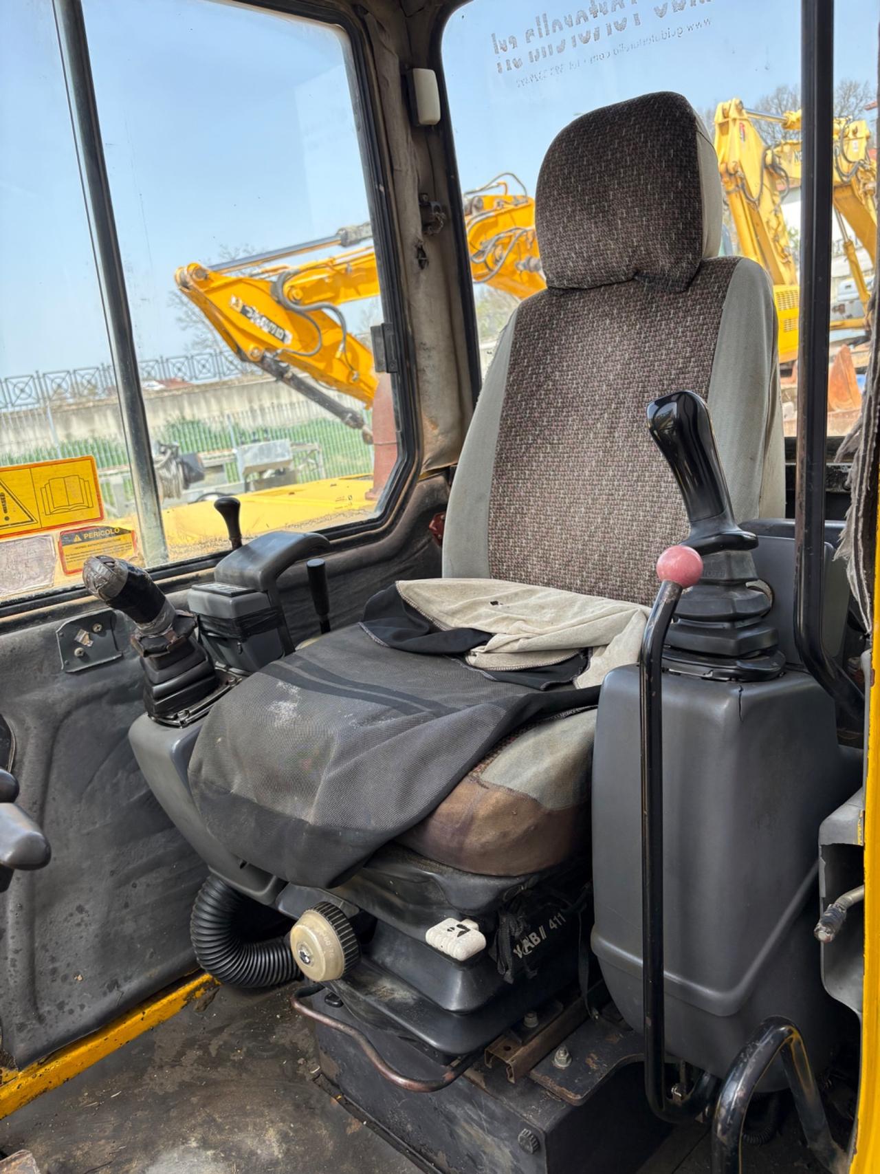 Miniescavatore Komatsu PC75