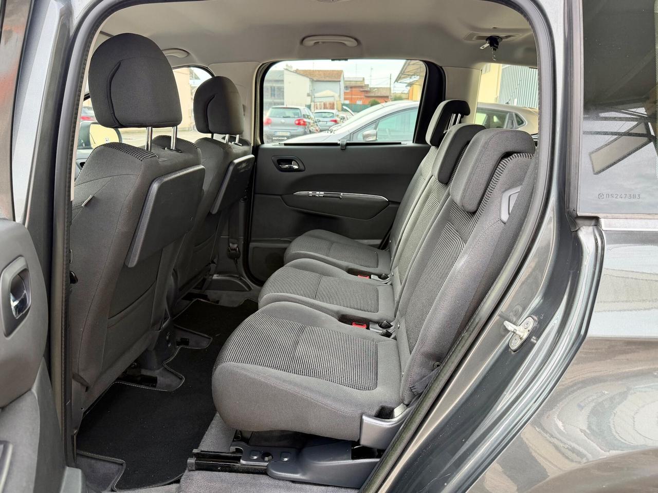 Peugeot 5008 1.6 HDi 115CV 7 Posti 2015