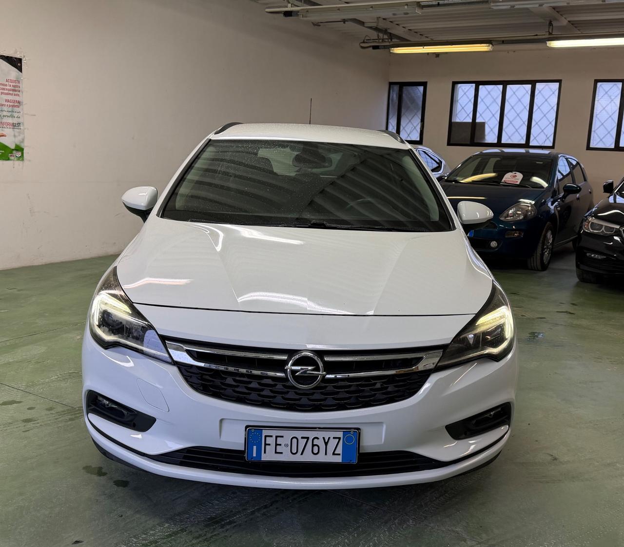 Opel Astra 1.6 CDTI Sports Tourer Cosmo