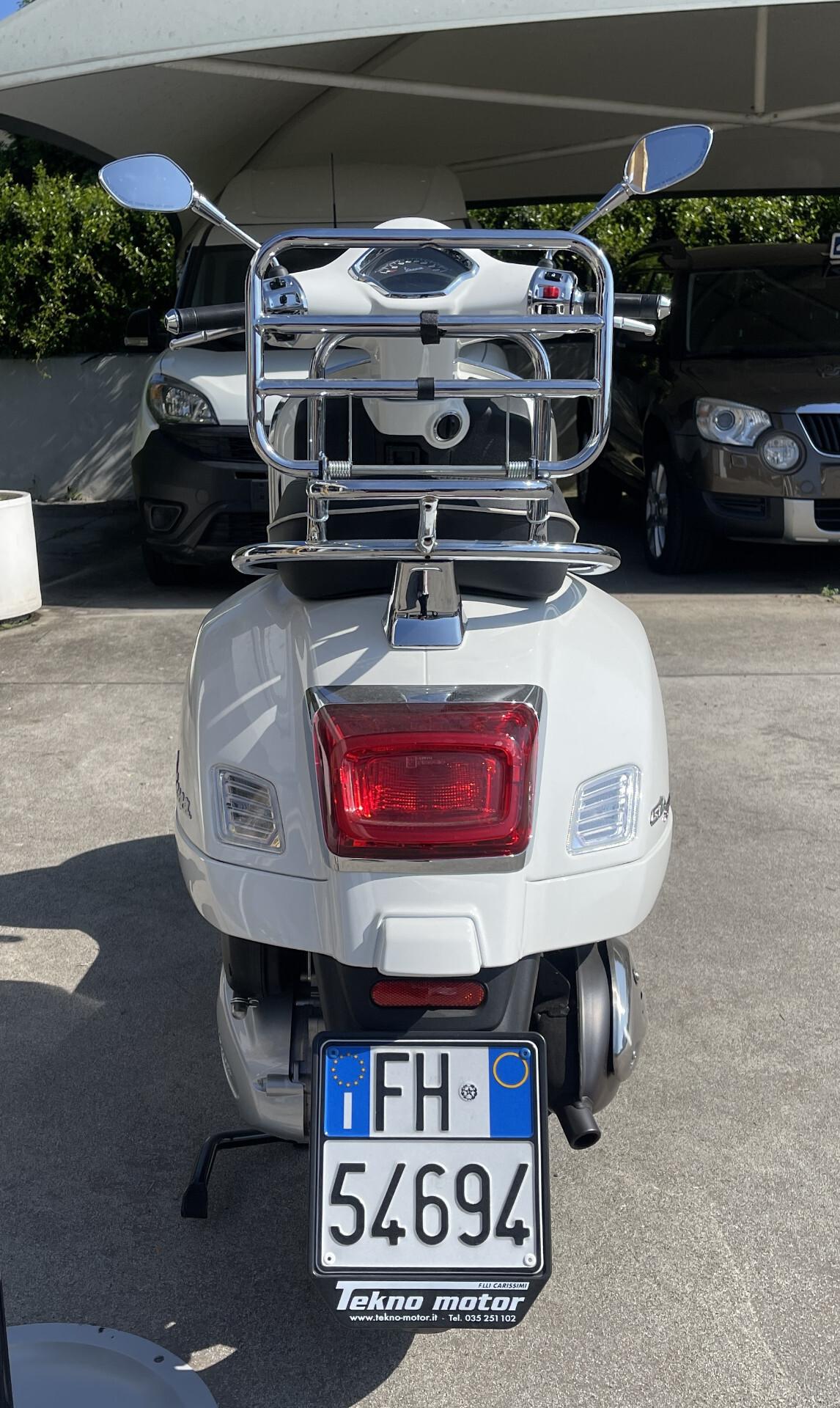 VESPA GTS 300 SUPER