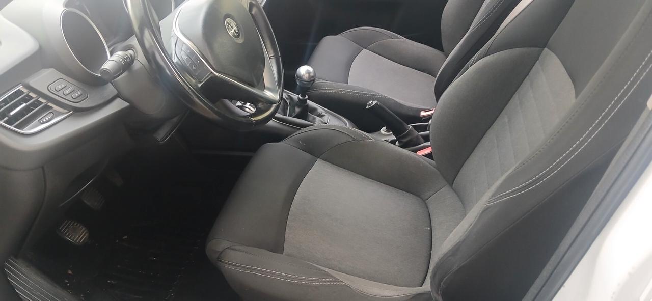 Alfa Romeo Giulietta 1.6 JTDm 120 CV neopatentati