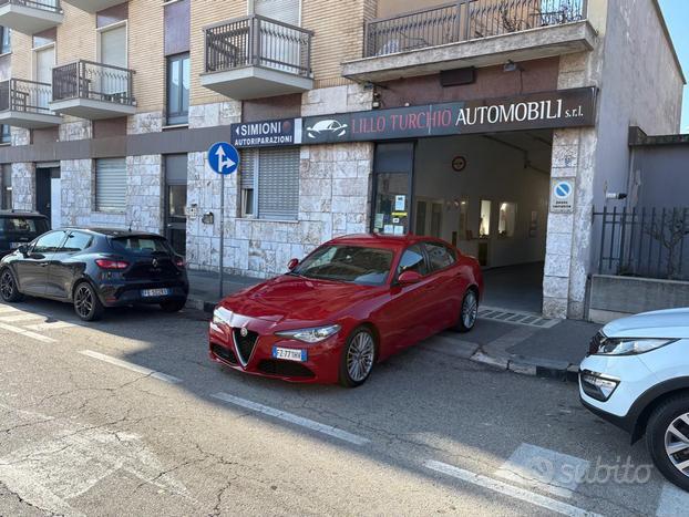 ALFA ROMEO Giulia 2.2 Turbodiesel 160 CV AT8 Bus