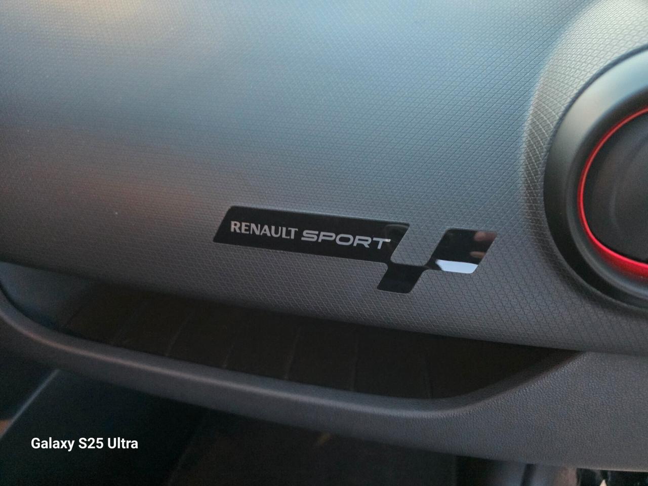 Clio rs trophy cv 220 valutiamo usato