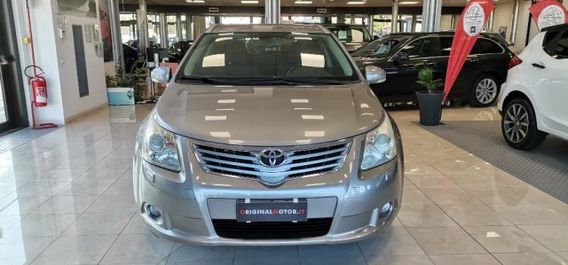 TOYOTA Avensis 2.2 D-Cat aut. Wagon Executive