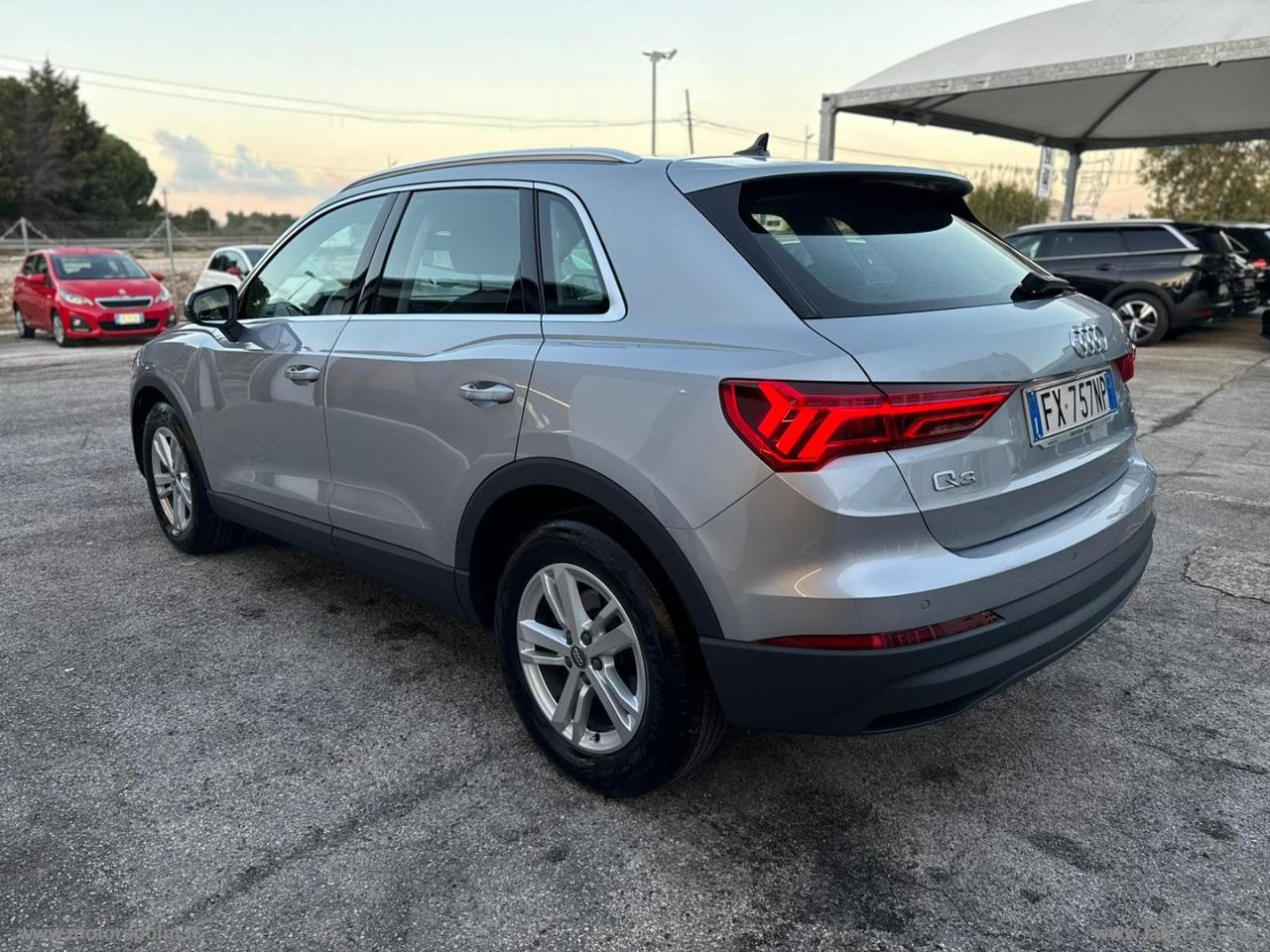 AUDI Q3 35 TDI S tronic Business