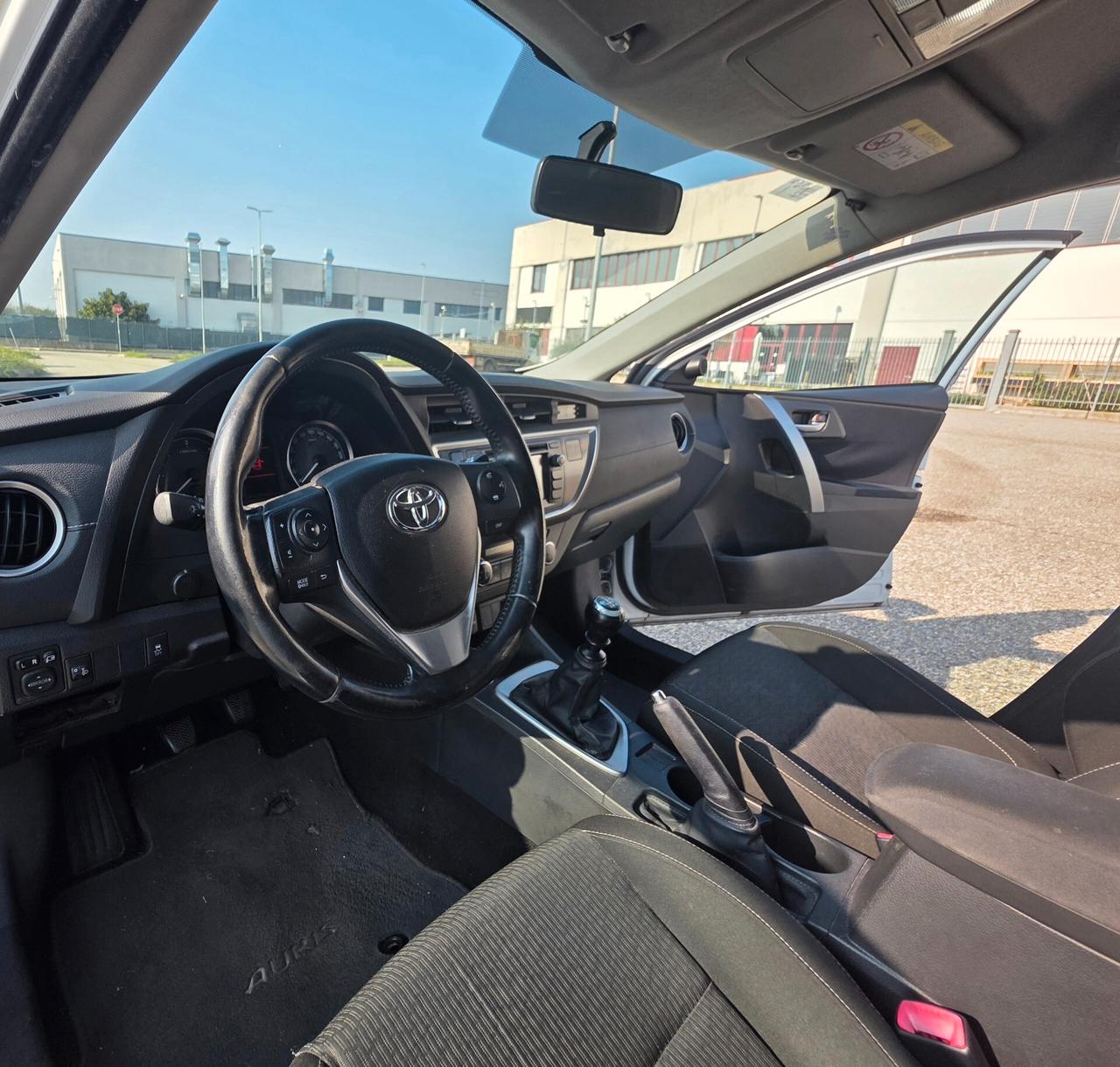 Toyota Auris 1.4 D-4D Lounge