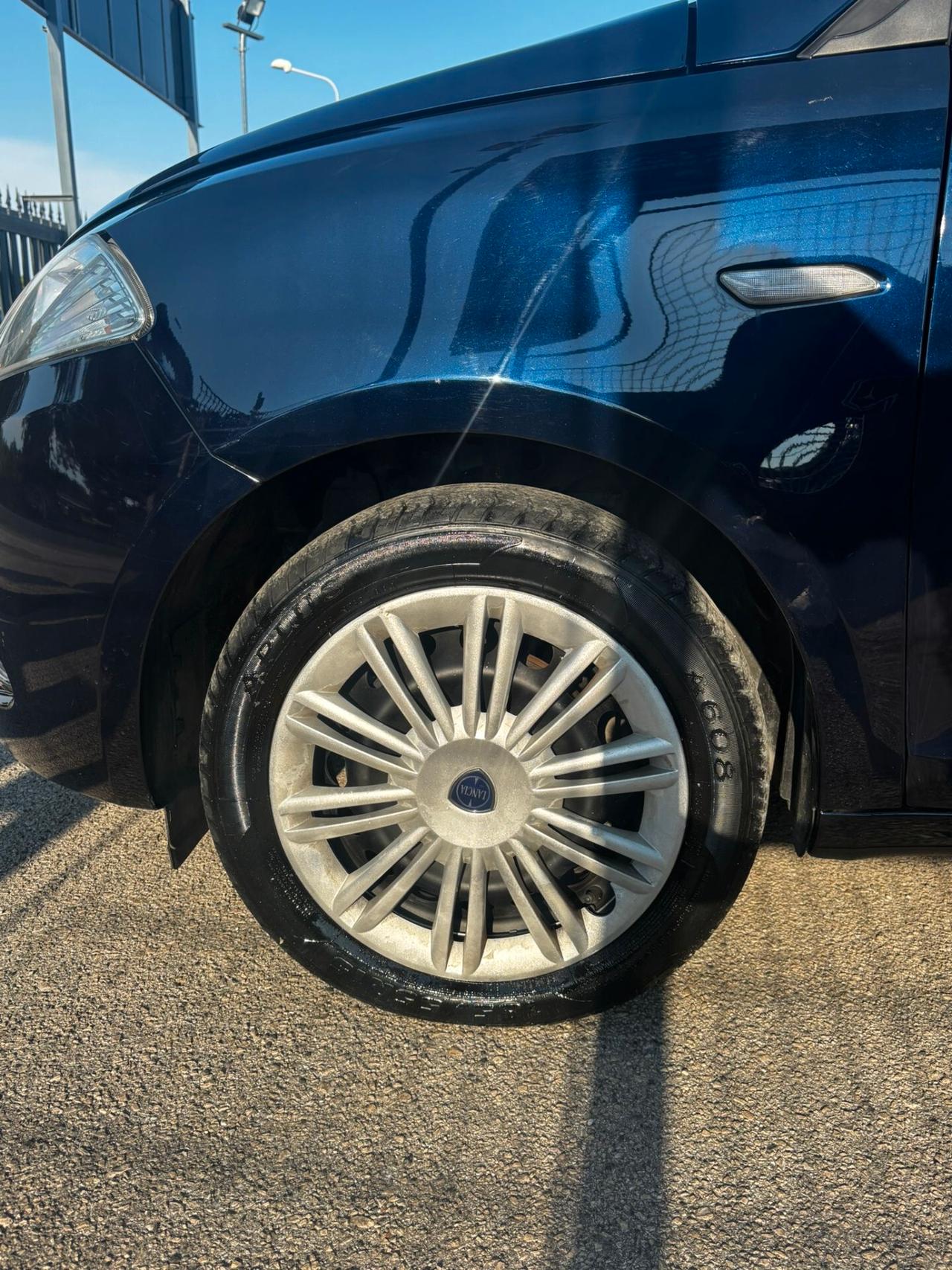 Lancia Ypsilon 1.0 FireFly 5 porte S&S Hybrid Ecochic Gold