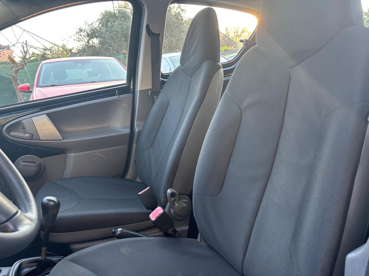 Toyota Aygo 1.0 5 porte Sol OK NEOPATENTATI