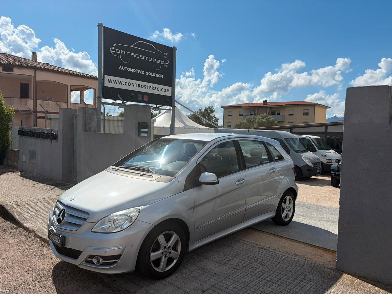 Mercedes-benz B 180