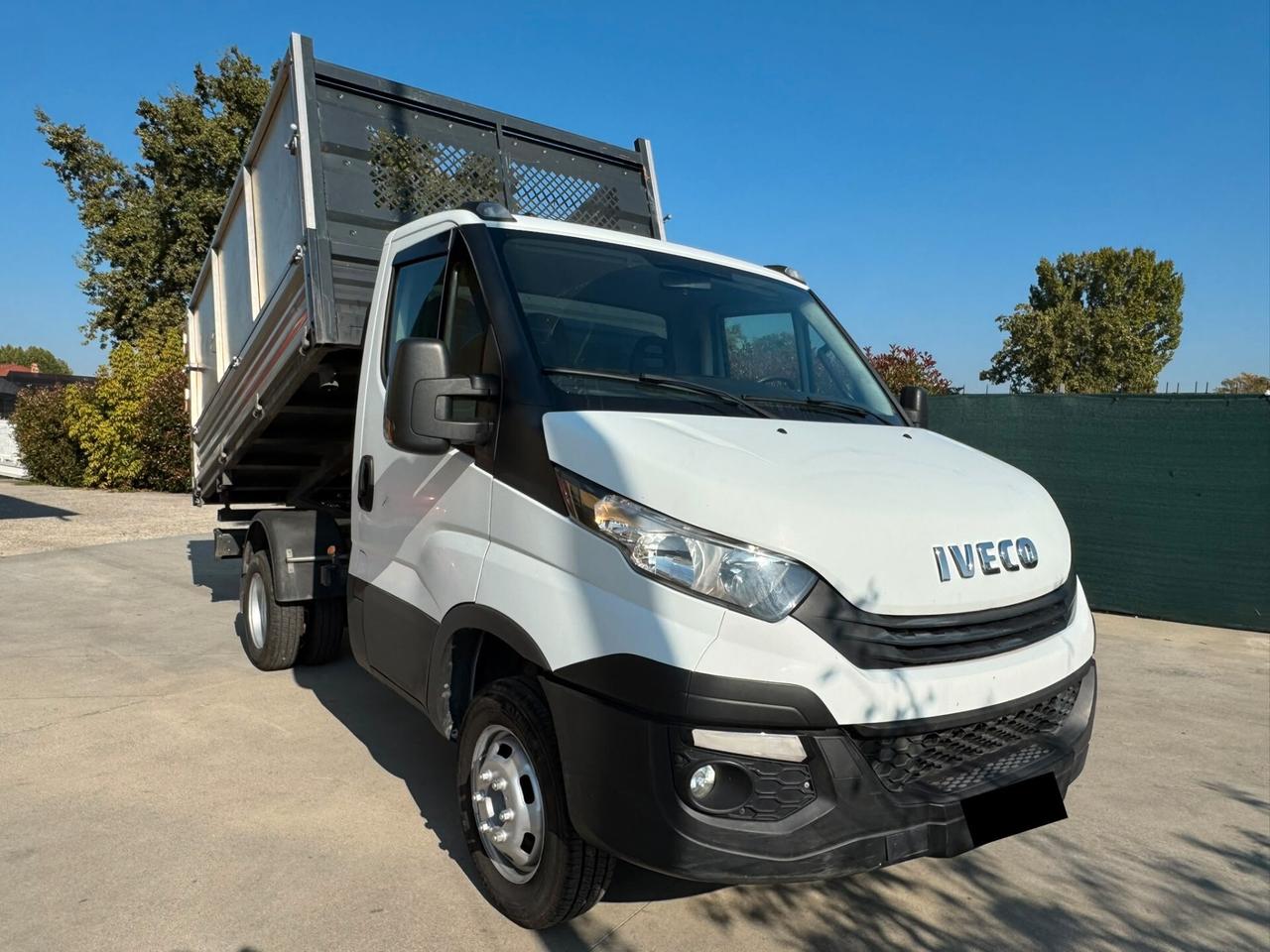 IVECO DAILY RIBALTABILE TRE LATI EURO6 - COME NUOVO