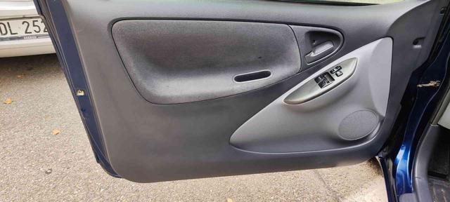 TOYOTA Yaris 1.0i 16V cat 3 porte Sol