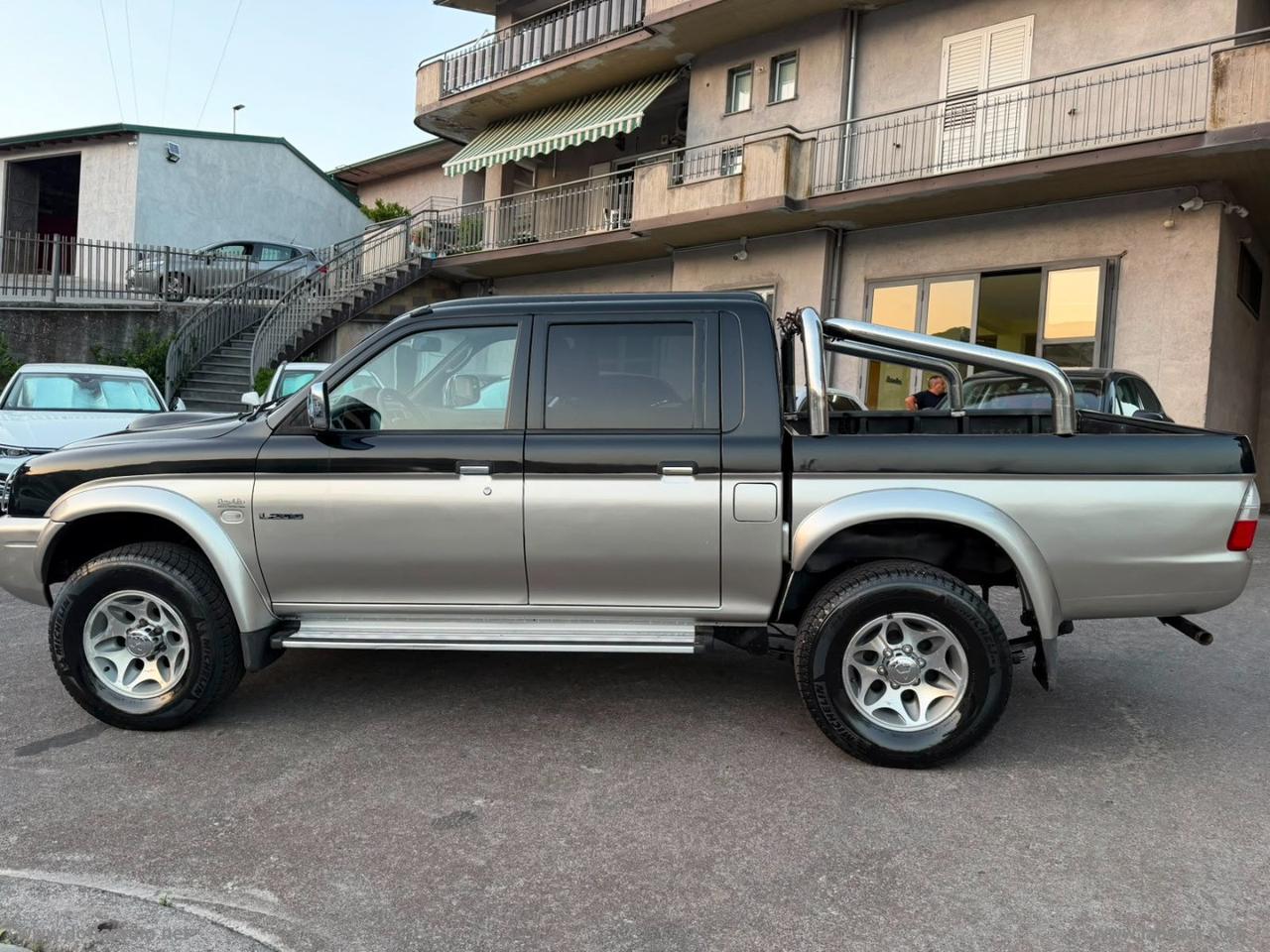 MITSUBISHI L200 2.5 TDI 4WD DC Pick-up GLS