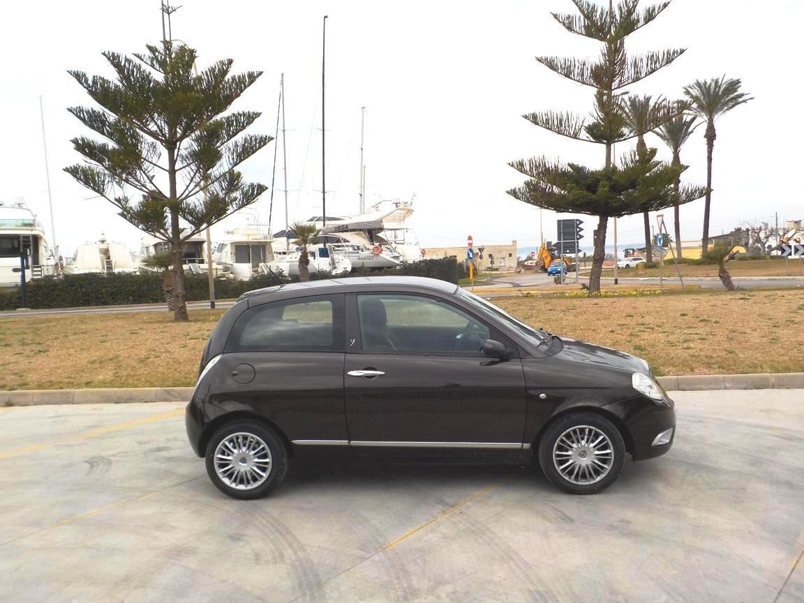 Lancia Ypsilon 1.2 Oro Giallo